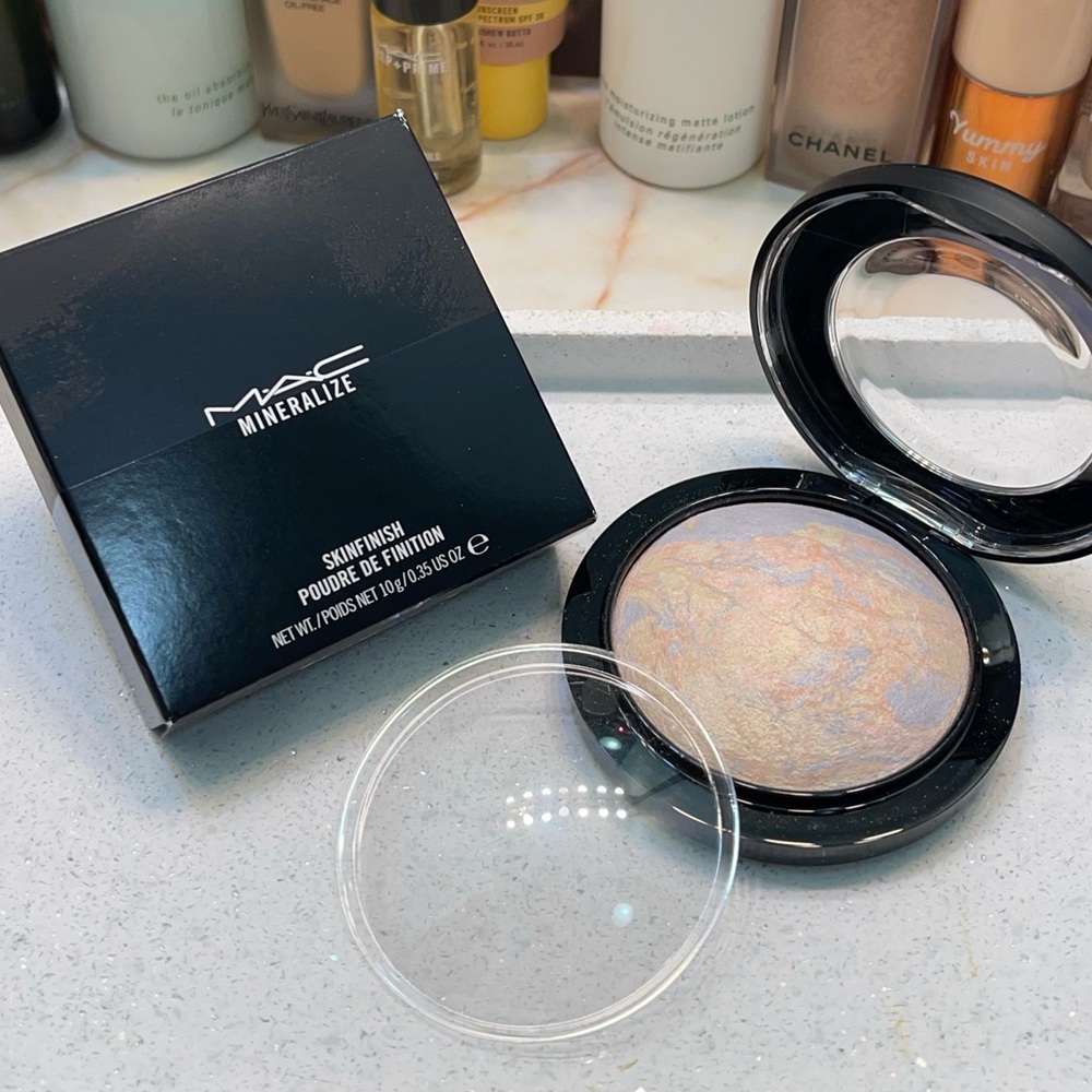 MAC ~ ‘LIGHTSCAPADE’ Mineralize Skinfinish ~ Full Size ~> 0.35 US oz./10 g ~ NIB